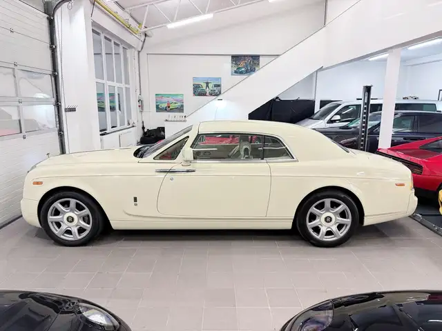 Rolls-Royce Phantom Coupe Coachline Chardonnay Metallic Bespoke Spec Ansicht 10