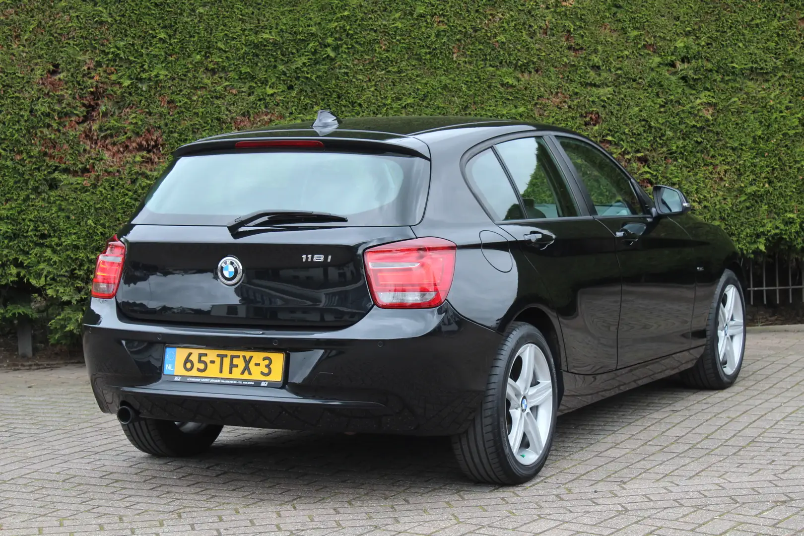 BMW 118 1-serie 118i Business+ | Stoelverwarming | Xenon | Fekete - 2