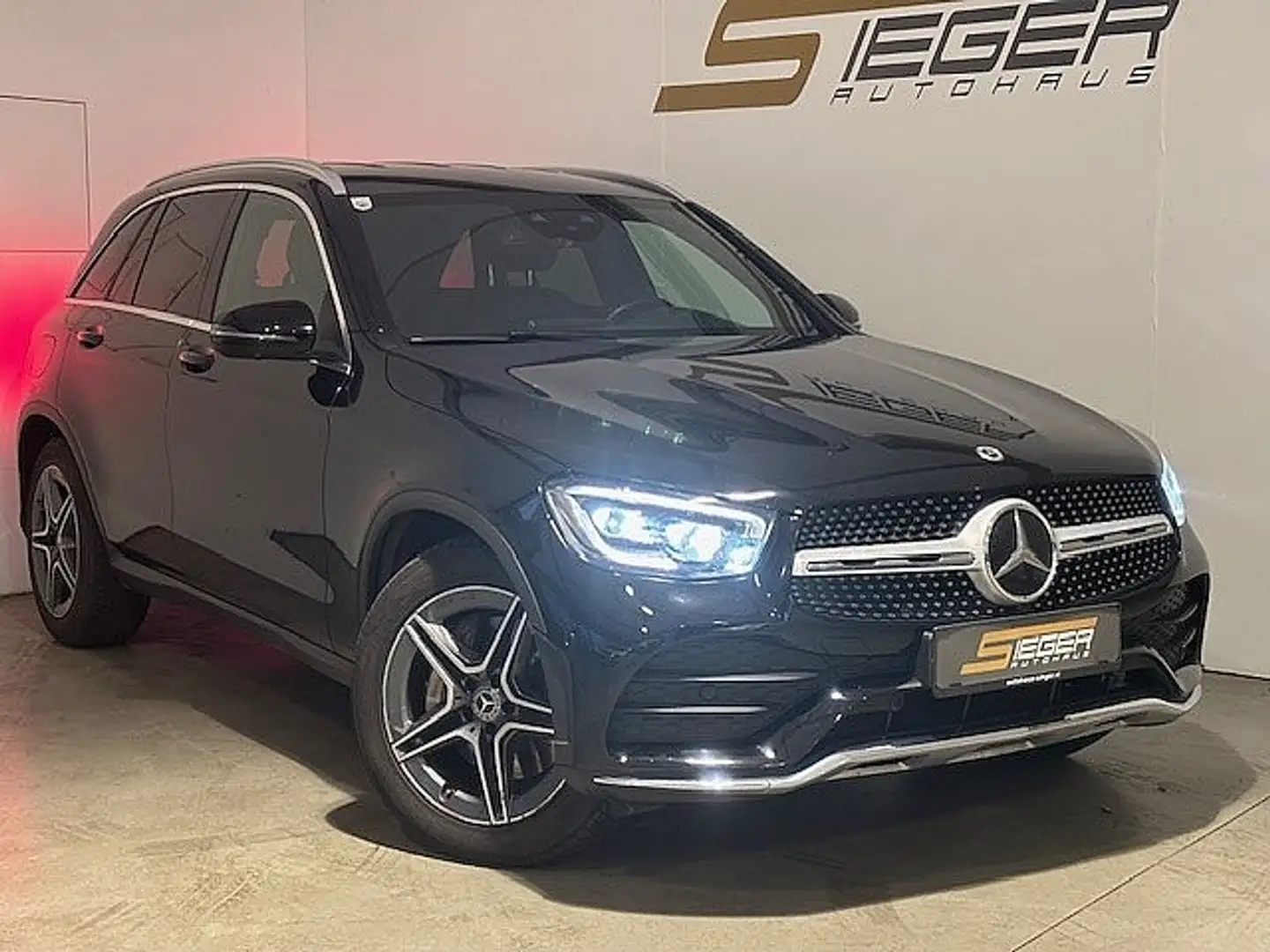 Mercedes-Benz GLC 220 d 4MATIC Aut.*AMG-LINE*AHK*360°* Schwarz - 1