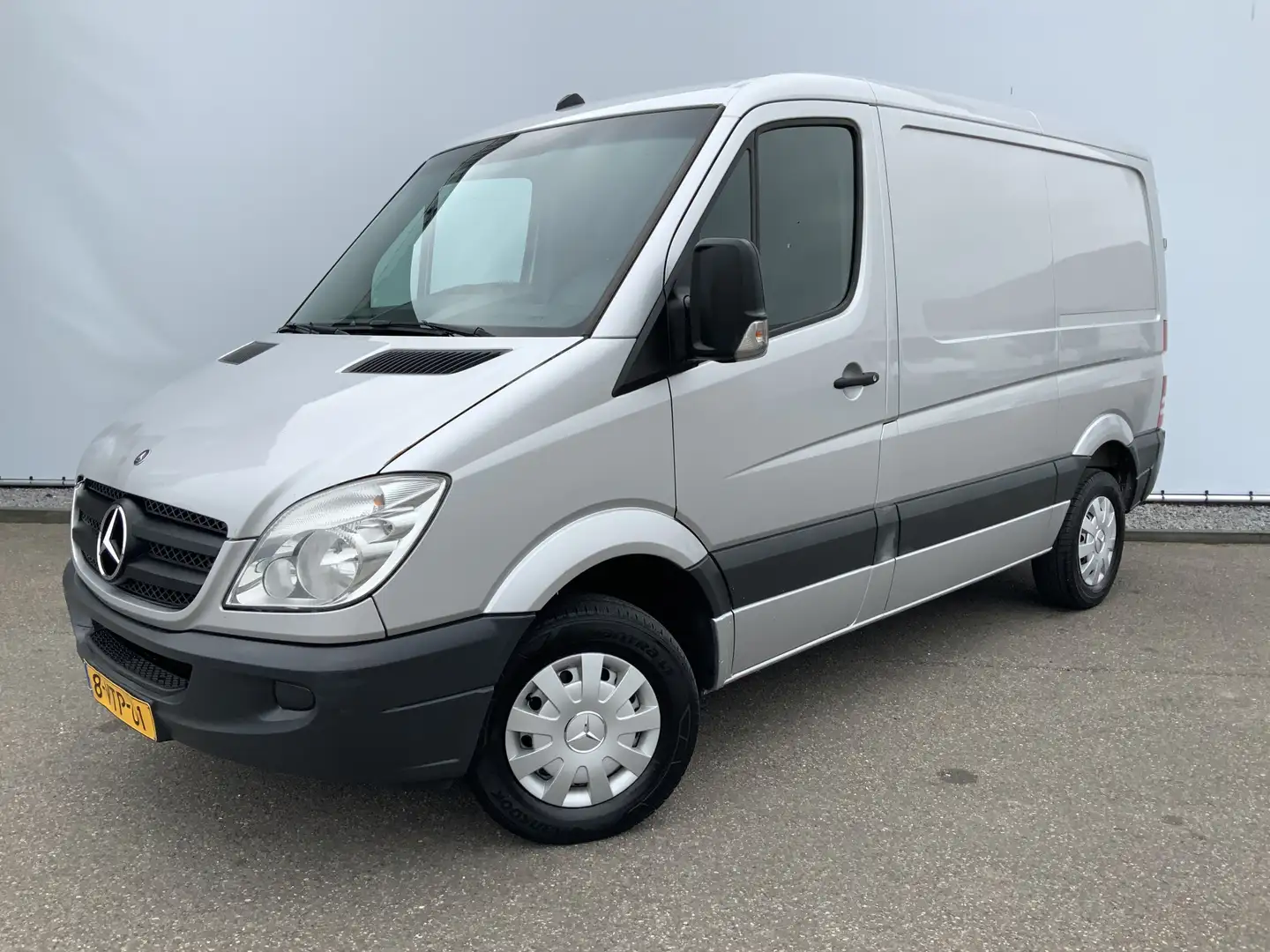 Mercedes-Benz Sprinter 213 2.2 CDI 325 L1H1 Airco Cruise Euro 4 Silber - 1