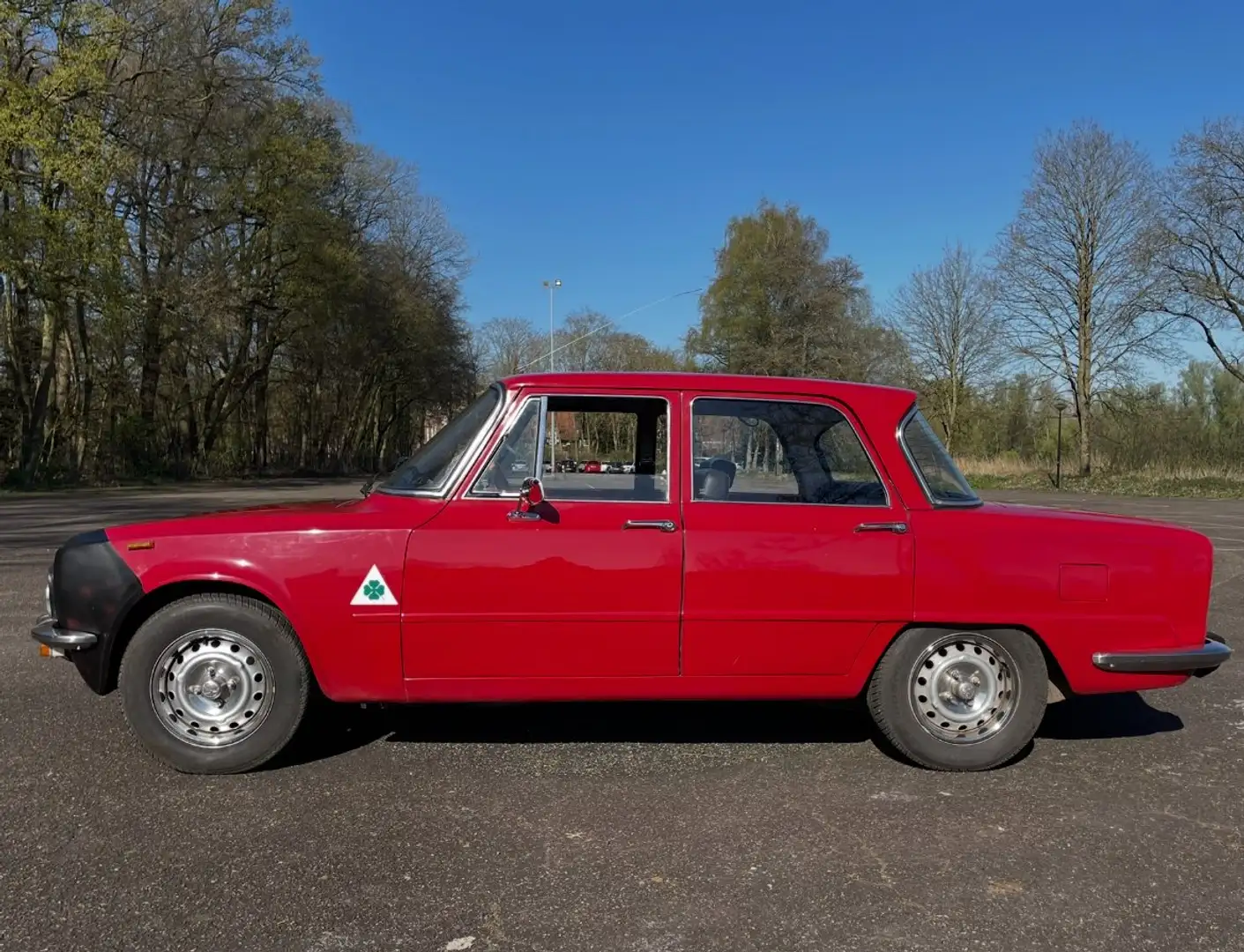 Alfa Romeo Giulia Nuova 1600 Rood - 1