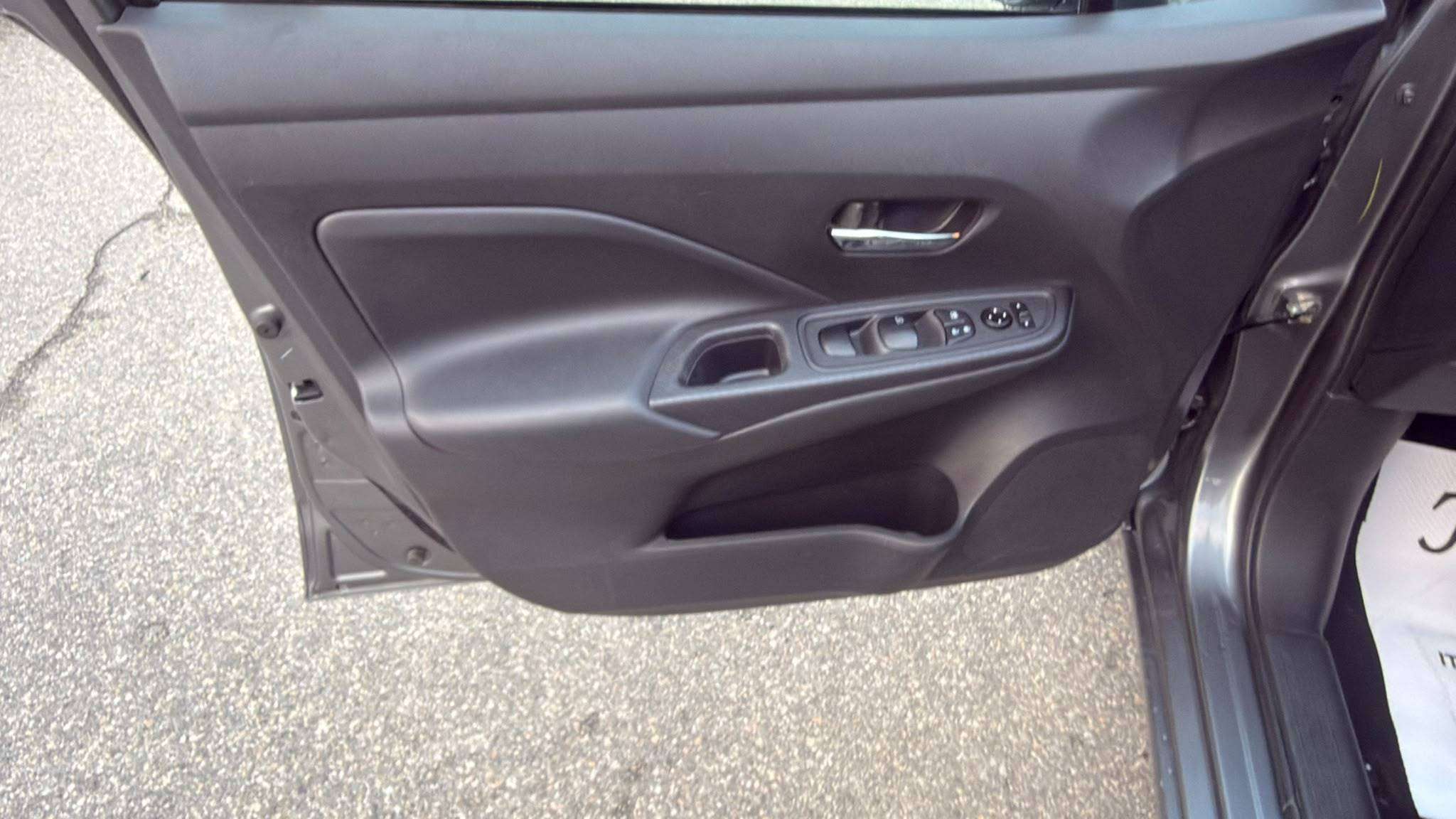 2024 Nissan Versa — view 10