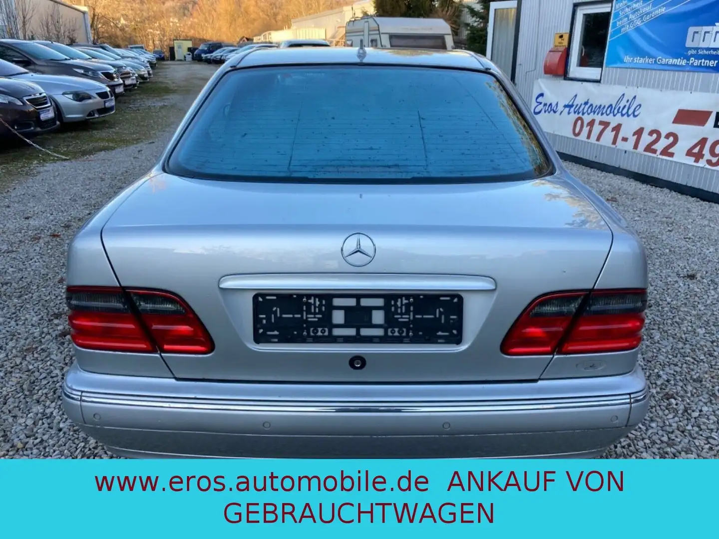 Mercedes-Benz E 200 E -Klasse Lim. E 200 Kompressor/NAVI/ Argent - 2