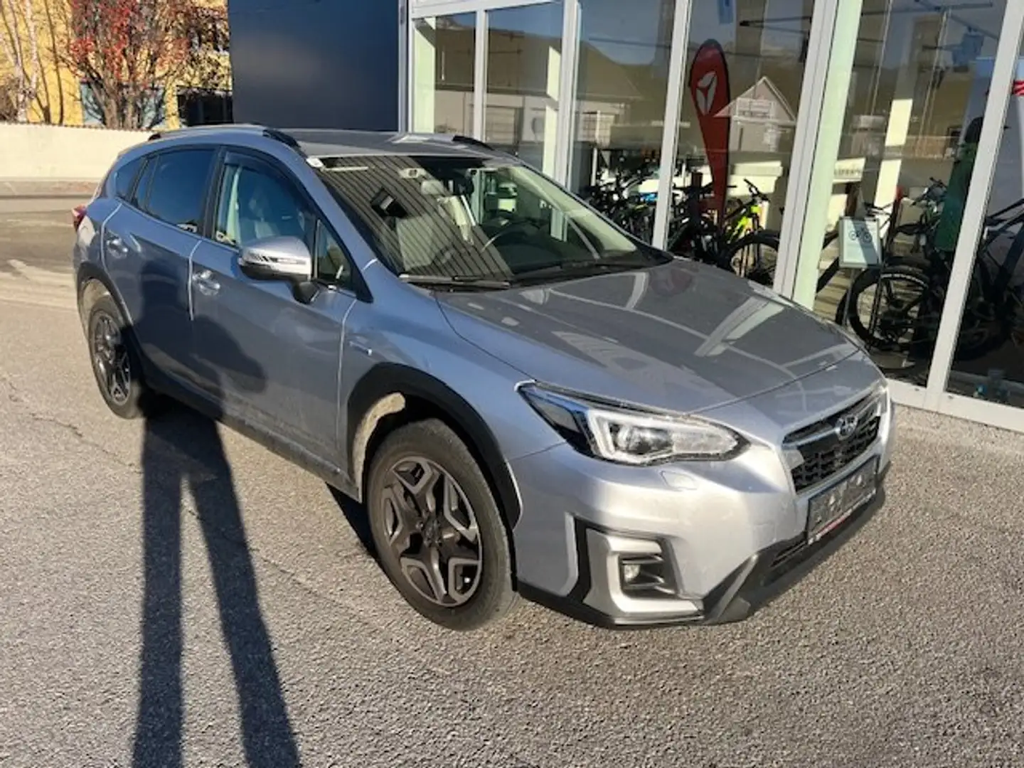 Subaru XV XV 2,0i e-Boxer Allrad Automatik *50.000 km* Silber - 1
