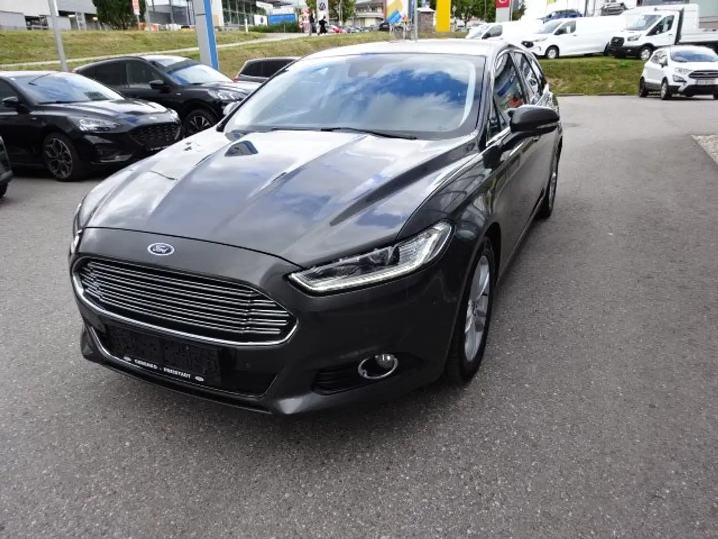 Ford Mondeo Titanium Grau - 1