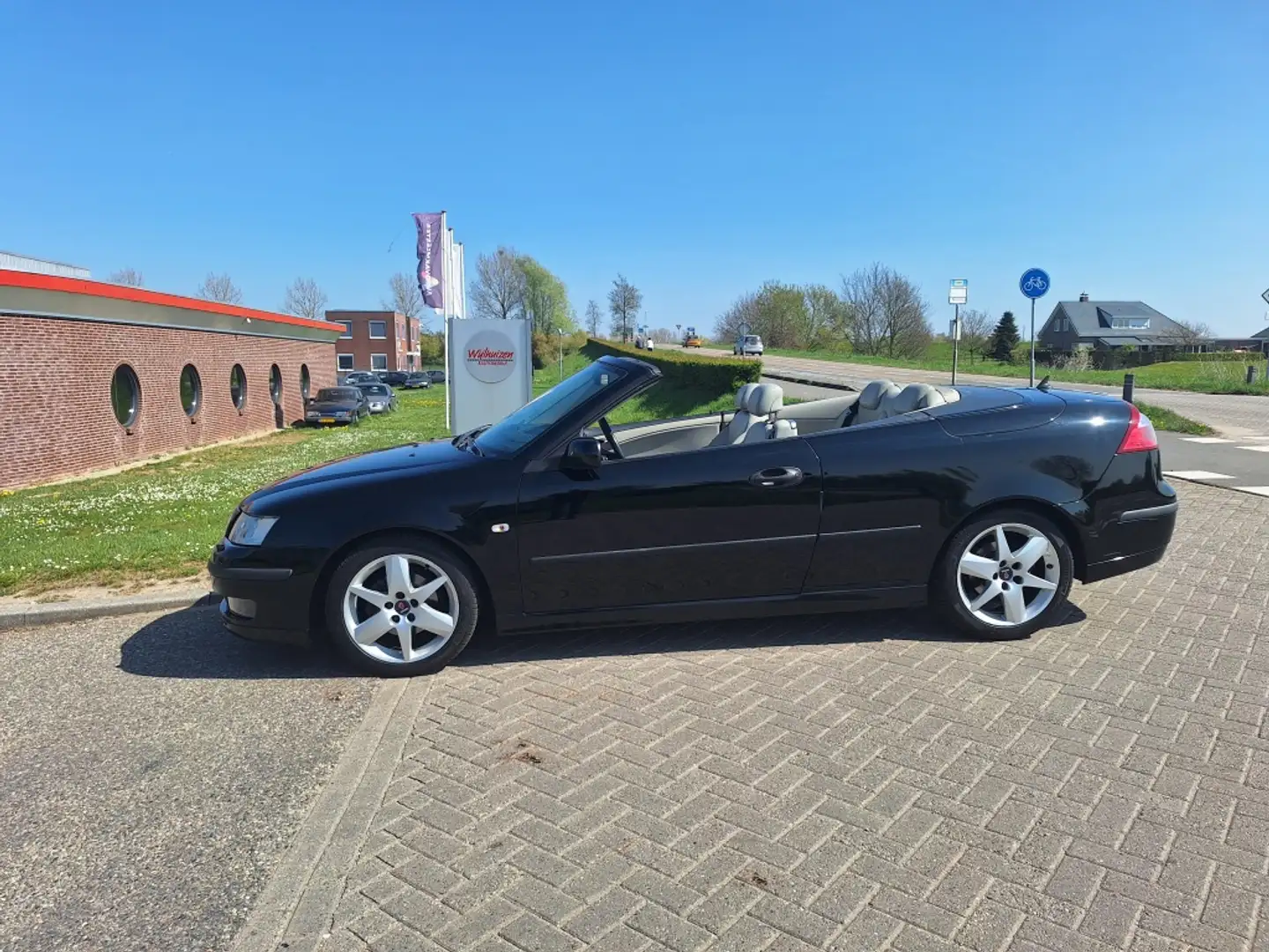 Saab 9-3 Cabrio 1.8t Vector Zwart - 2