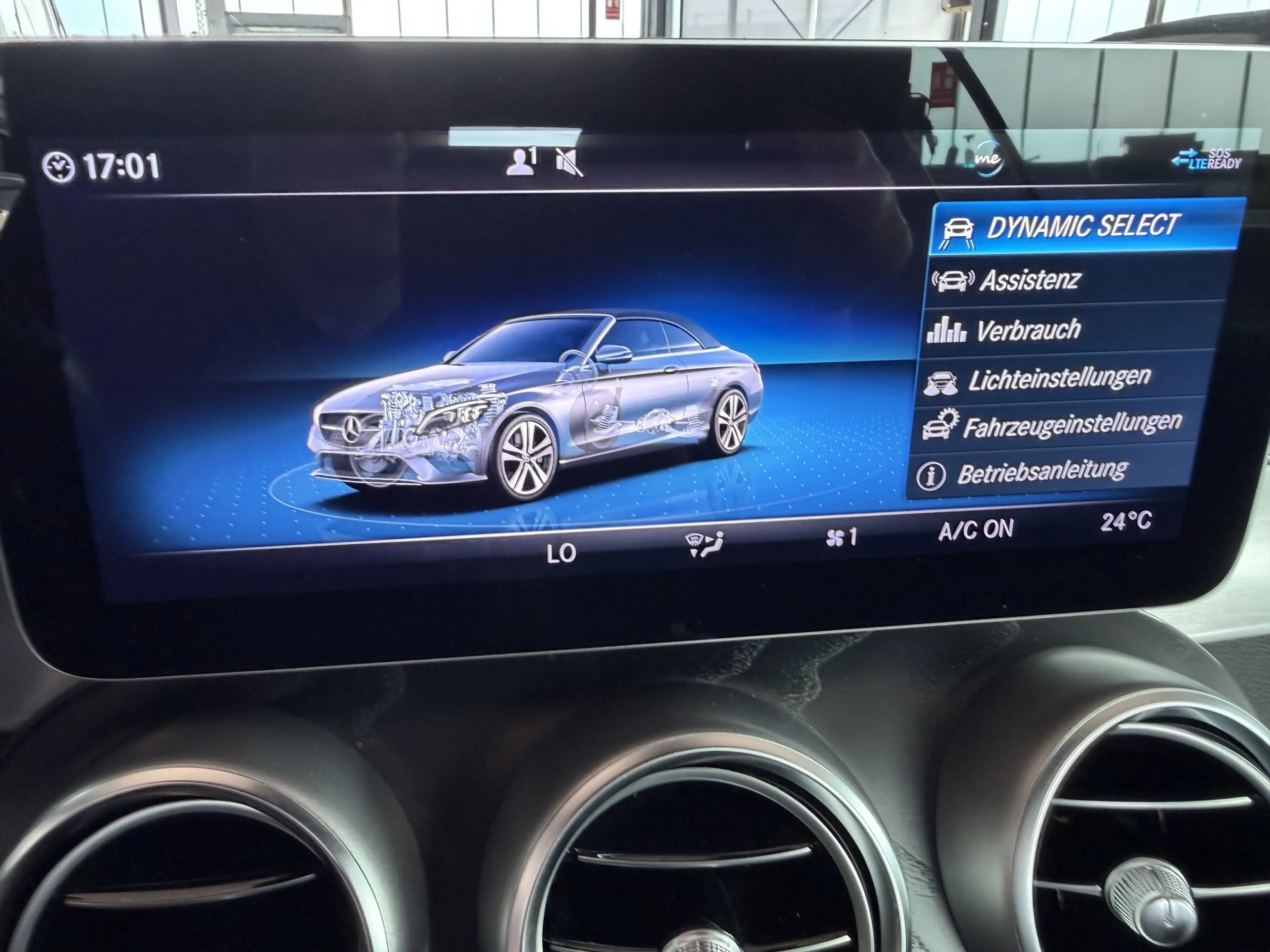Mercedes-Benz C 200 CABRIO+AMG+CARPLAY+R-KAMERA+TOTWINKEL+LED — photo 14