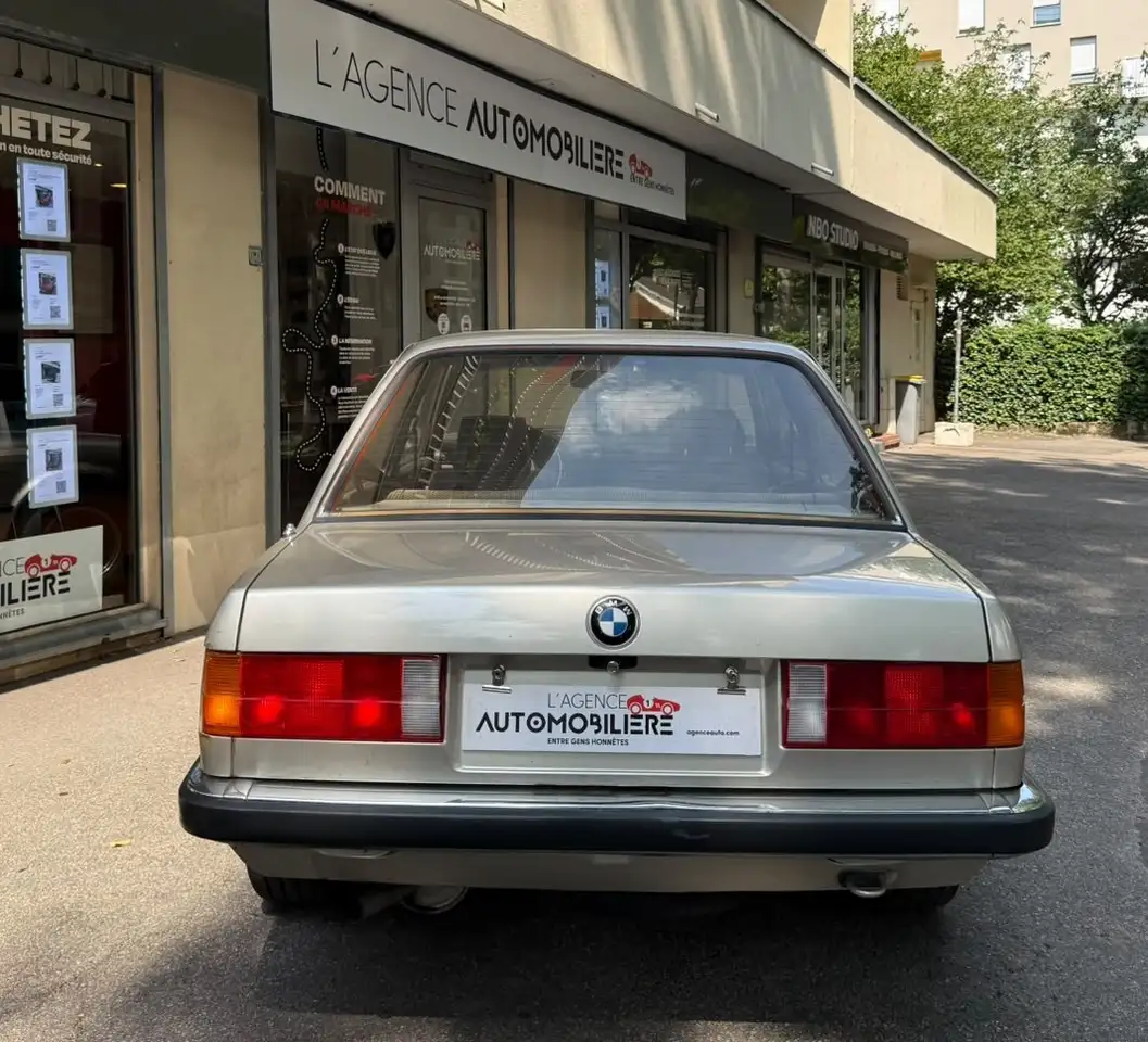 BMW 316 E30 COUPE 318i 1.8 i 105cv -BOITE AUTOMATIQUE-TOIT OUVRANT, foto 5