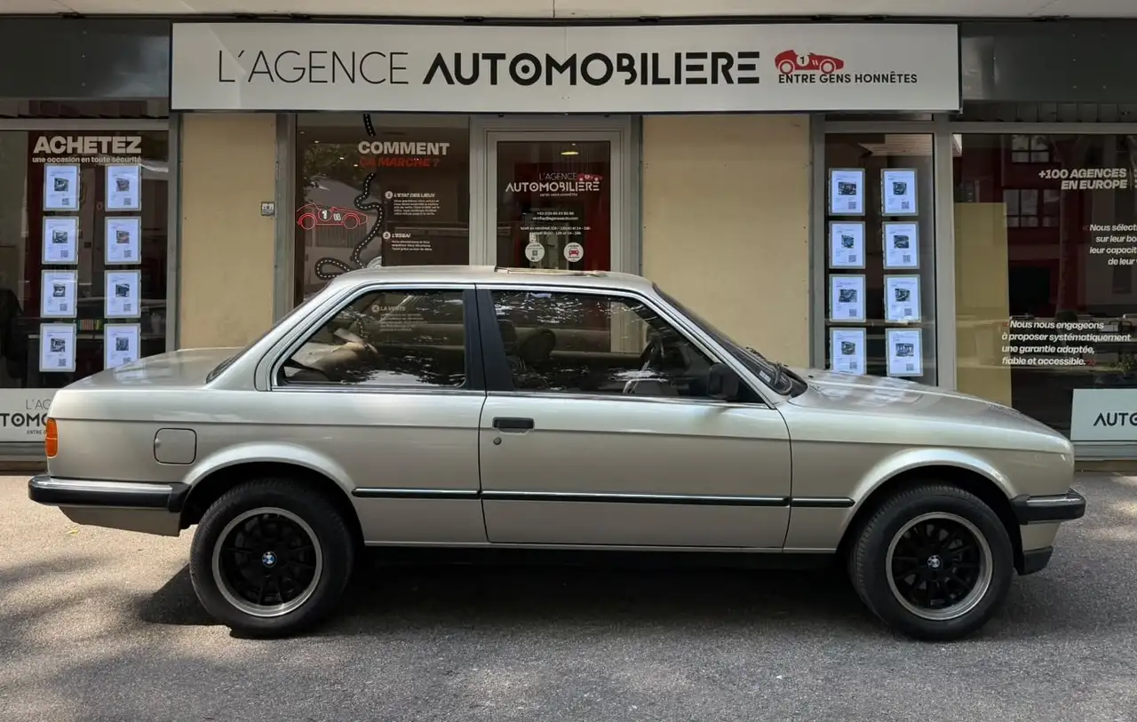 BMW 316 E30 COUPE 318i 1.8 i 105cv -BOITE AUTOMATIQUE-TOIT OUVRANT, foto 8