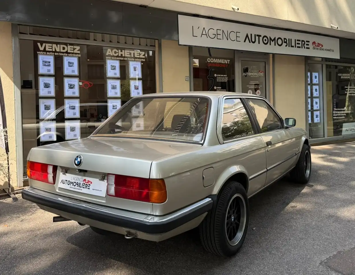 BMW 316 E30 COUPE 318i 1.8 i 105cv -BOITE AUTOMATIQUE-TOIT OUVRANT, foto 6
