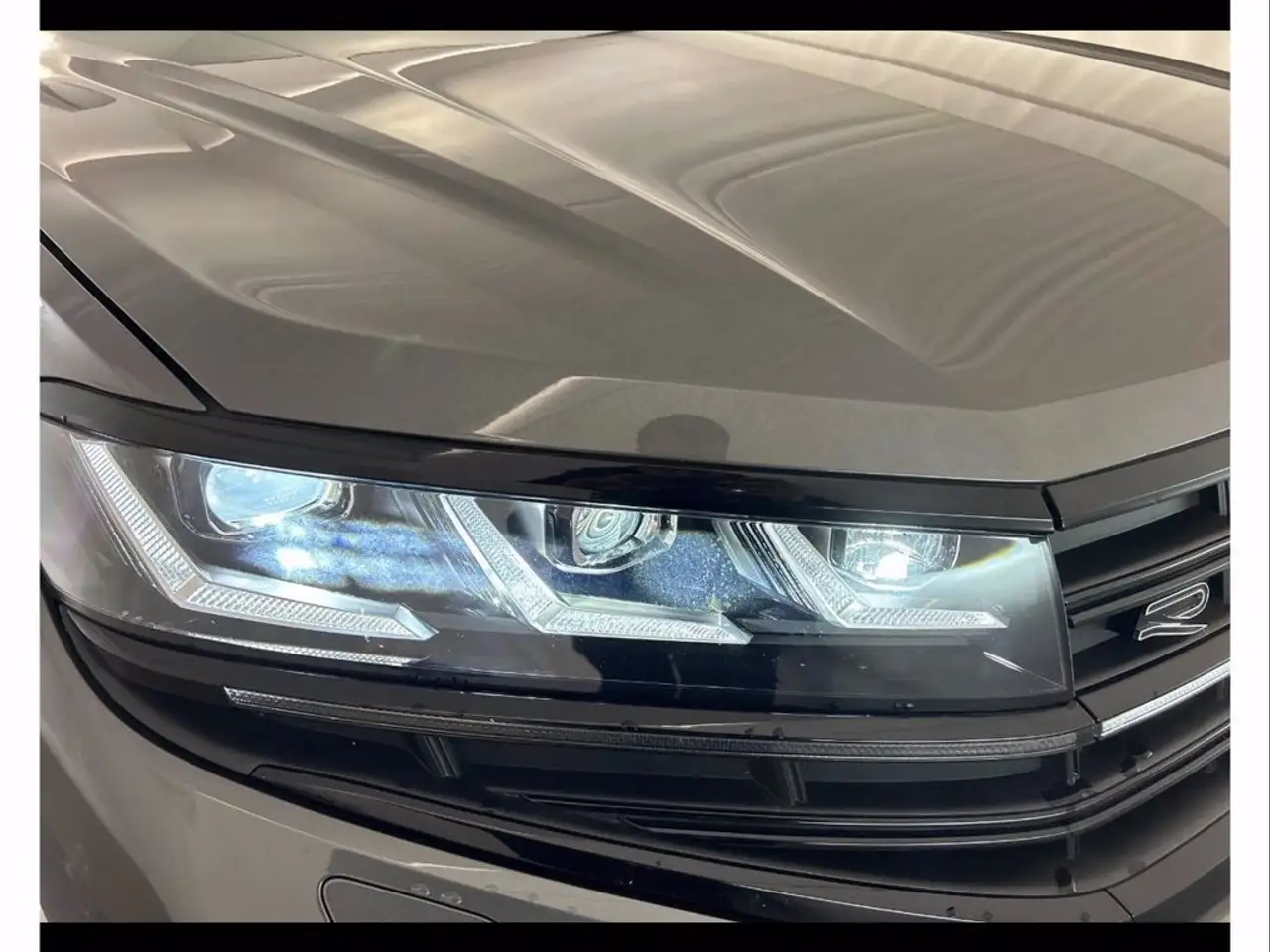 Volkswagen Touareg 3.0 v6 tdi scr r-line 231cv auto 5