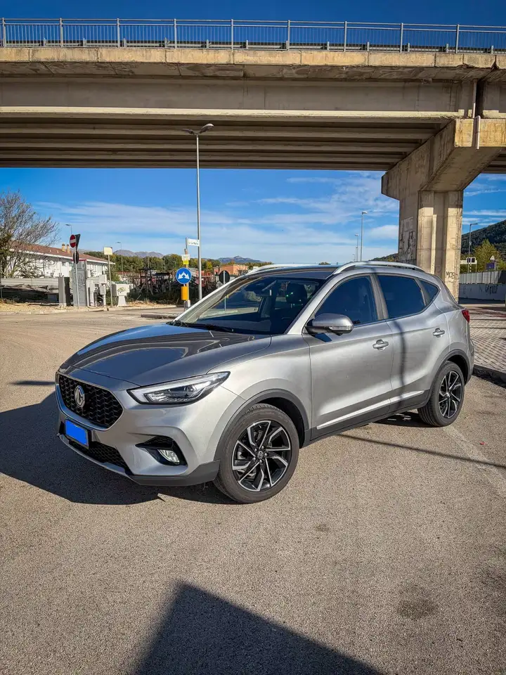 MG ZS