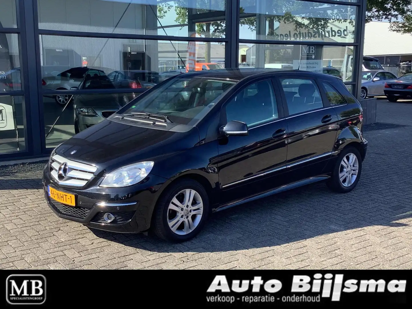 Mercedes-Benz B 180 automaat, cruise, trekhaak, Noir - 1