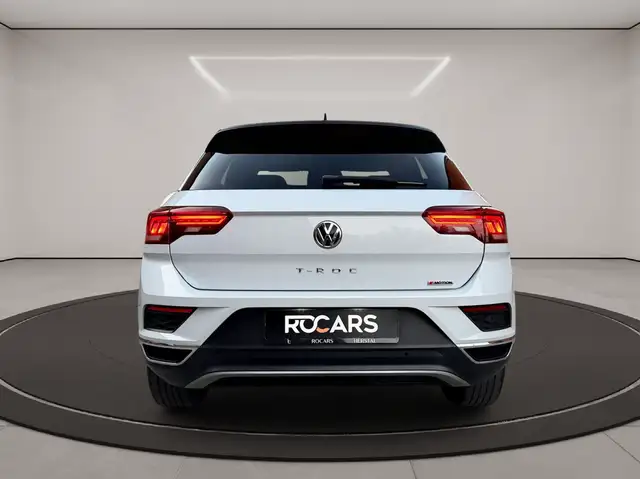 Volkswagen T-Roc view 9