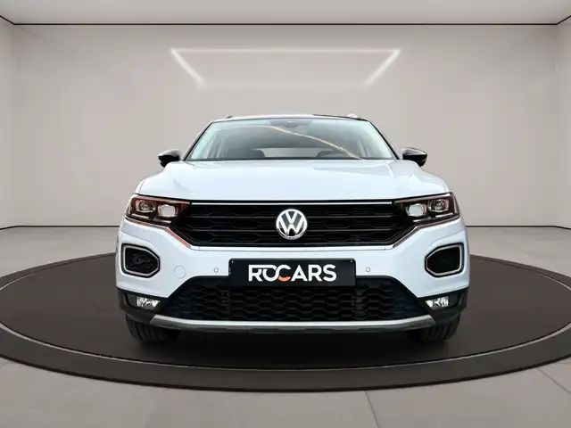 Volkswagen T-Roc view 2