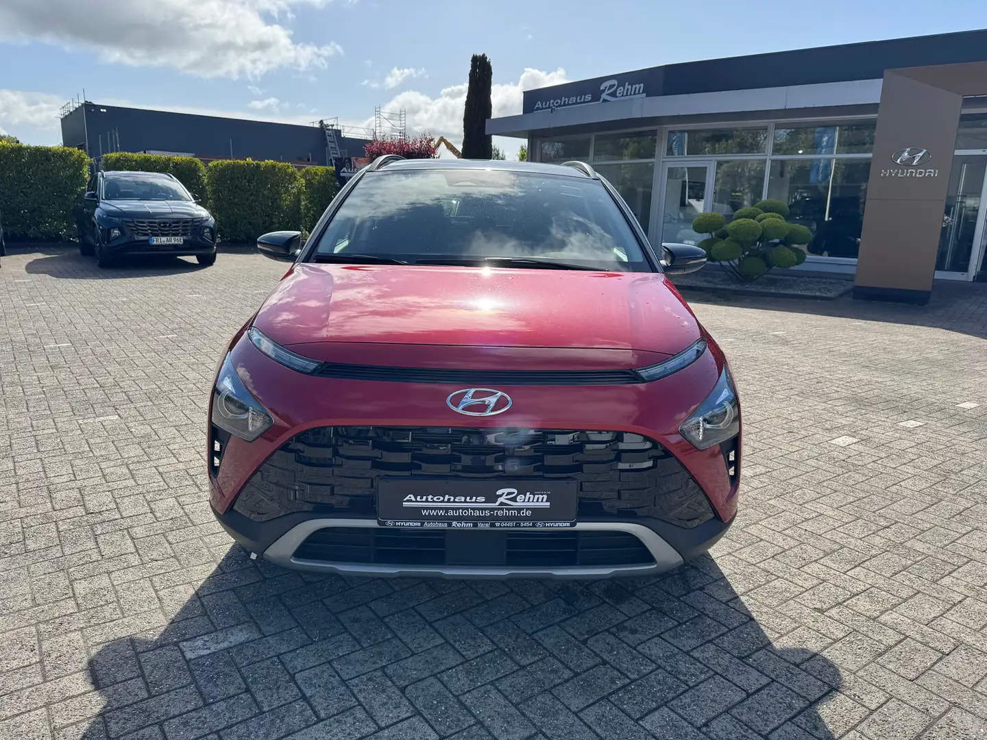 Hyundai BAYON 1.2 MPI 5MT 84 PS i-Line Plus 2WD Rojo - 2