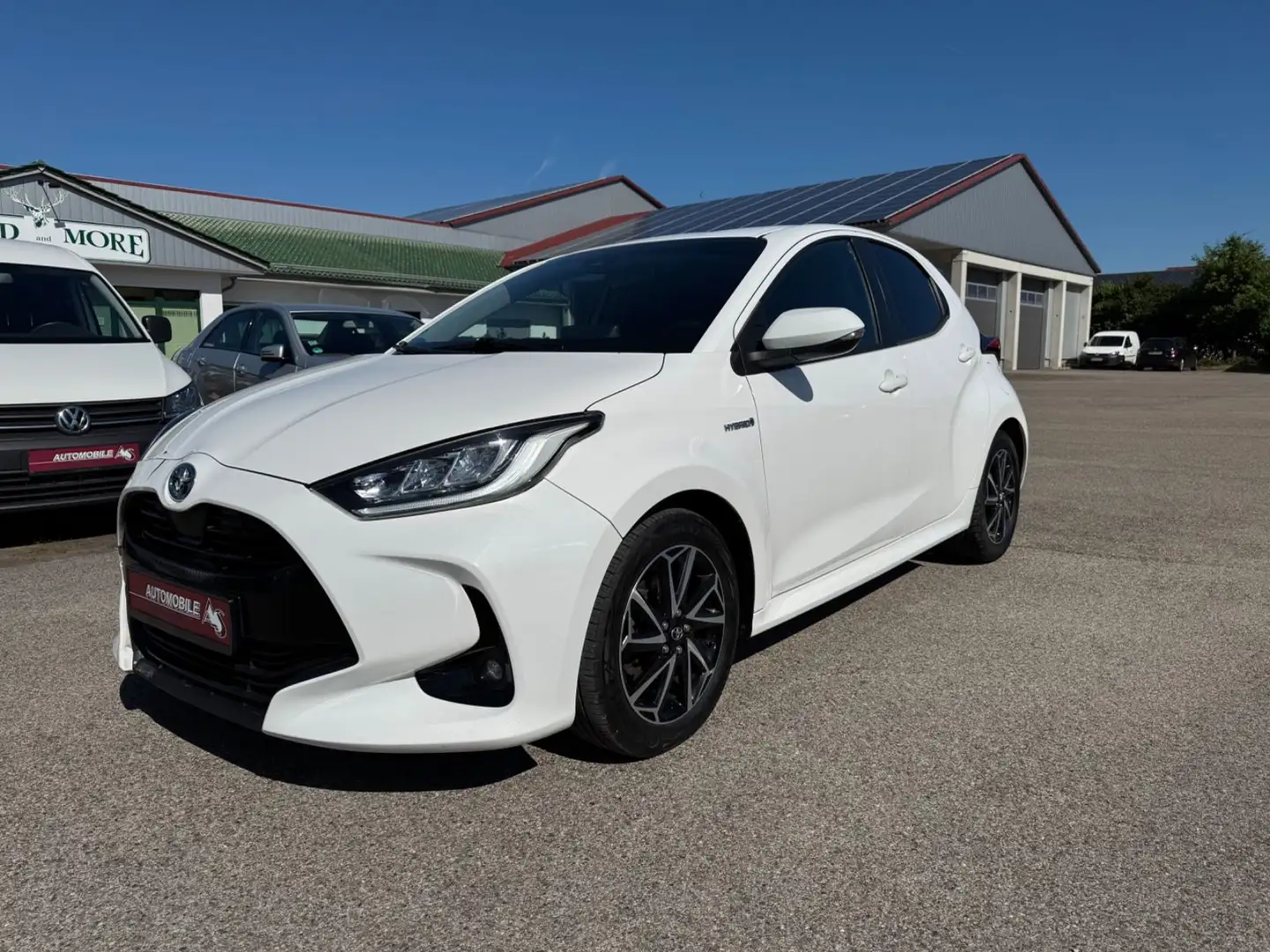 Toyota Yaris Hybrid Club Blanc - 1
