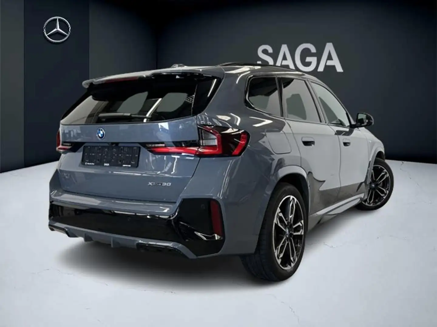 BMW iX1 xDrive30 M Sport Gris - 2