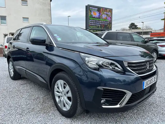 Peugeot 5008 1,2 PureTech Active Business 7-Sitzer ZRneu