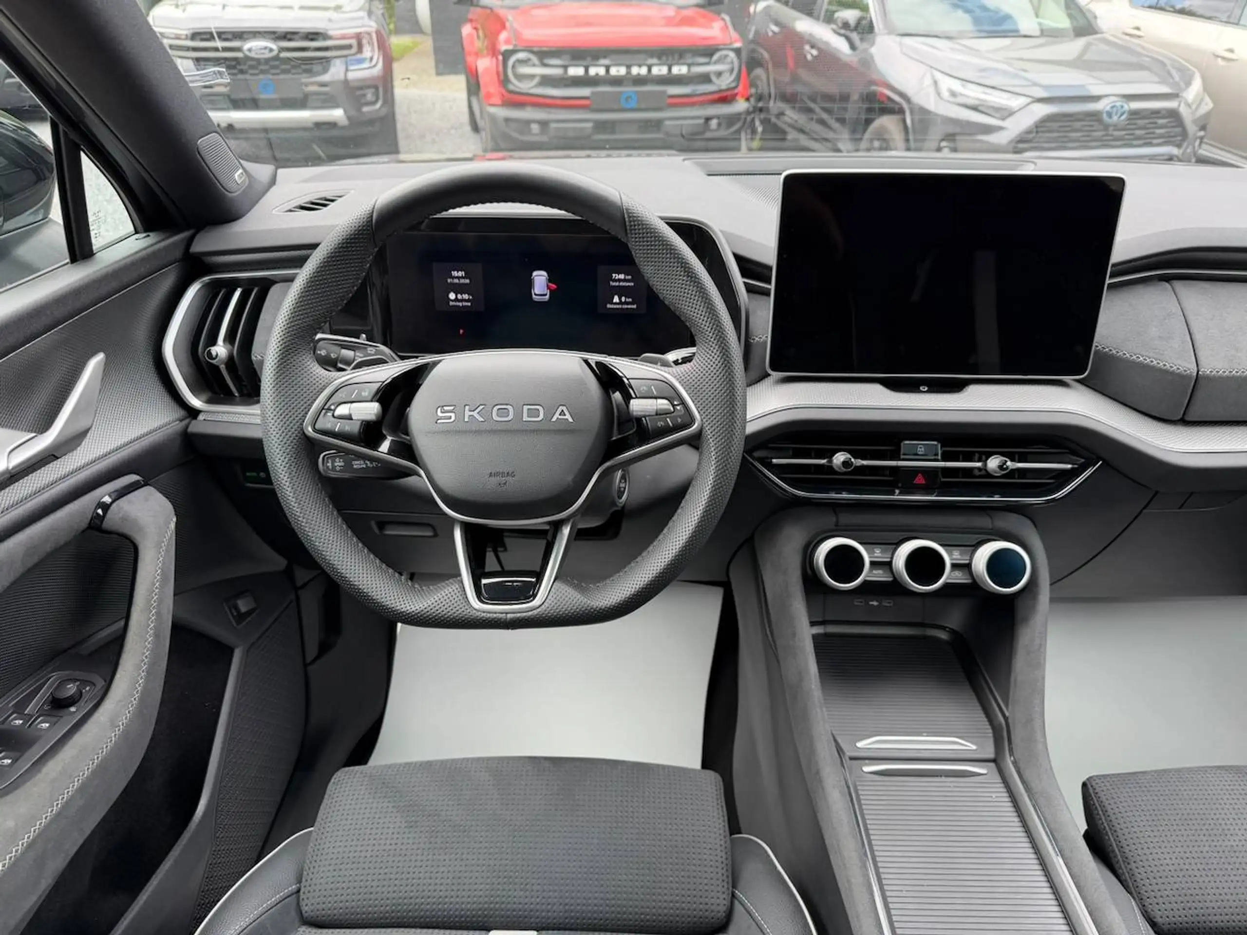Skoda Kodiaq MHEV SPORTLINE PANO CANTON CAMERA CARPLAY SFEERVERLICHTING MEMORY SEATS — 9/19