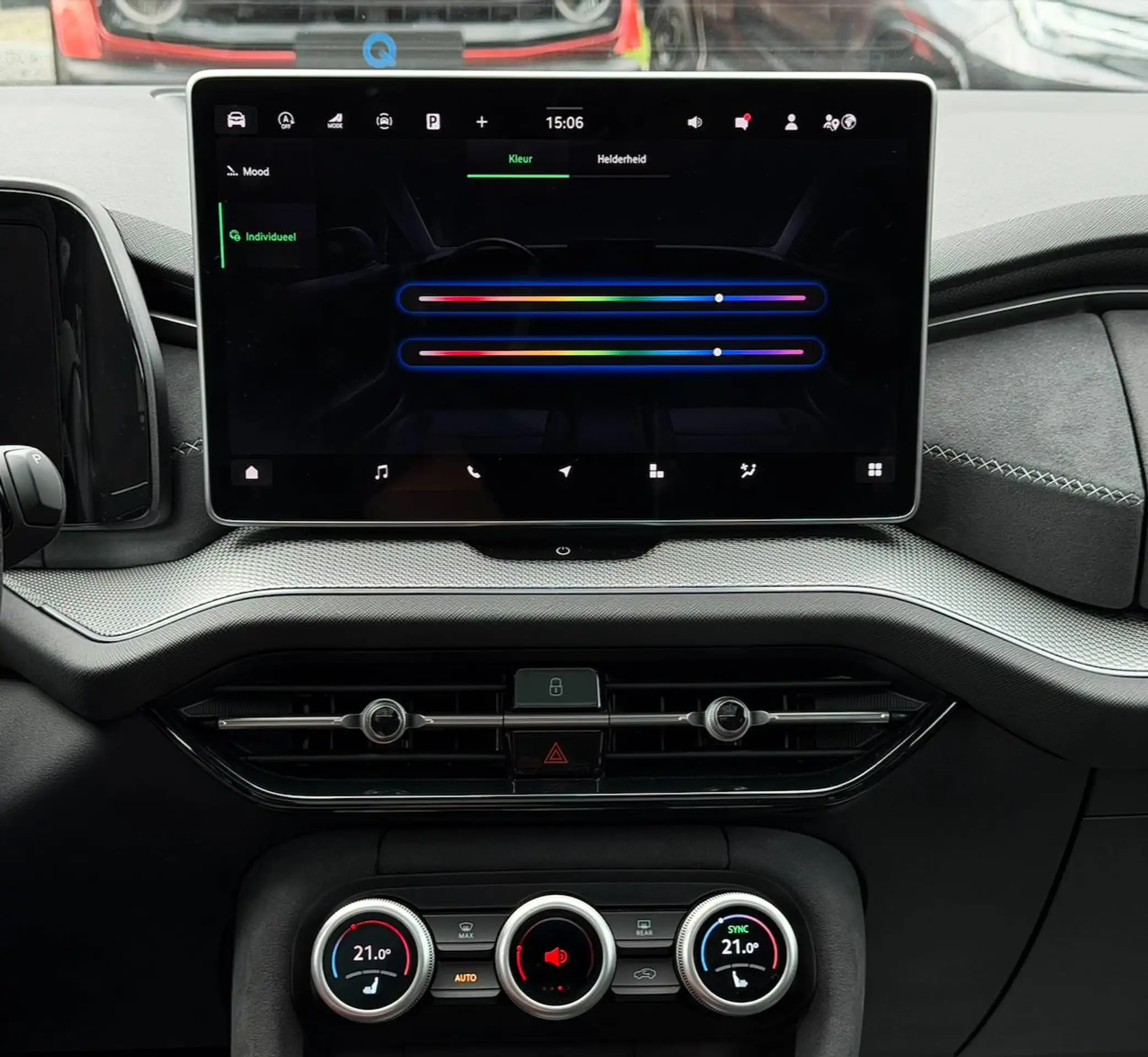 Skoda Kodiaq MHEV SPORTLINE PANO CANTON CAMERA CARPLAY SFEERVERLICHTING MEMORY SEATS — 16/19