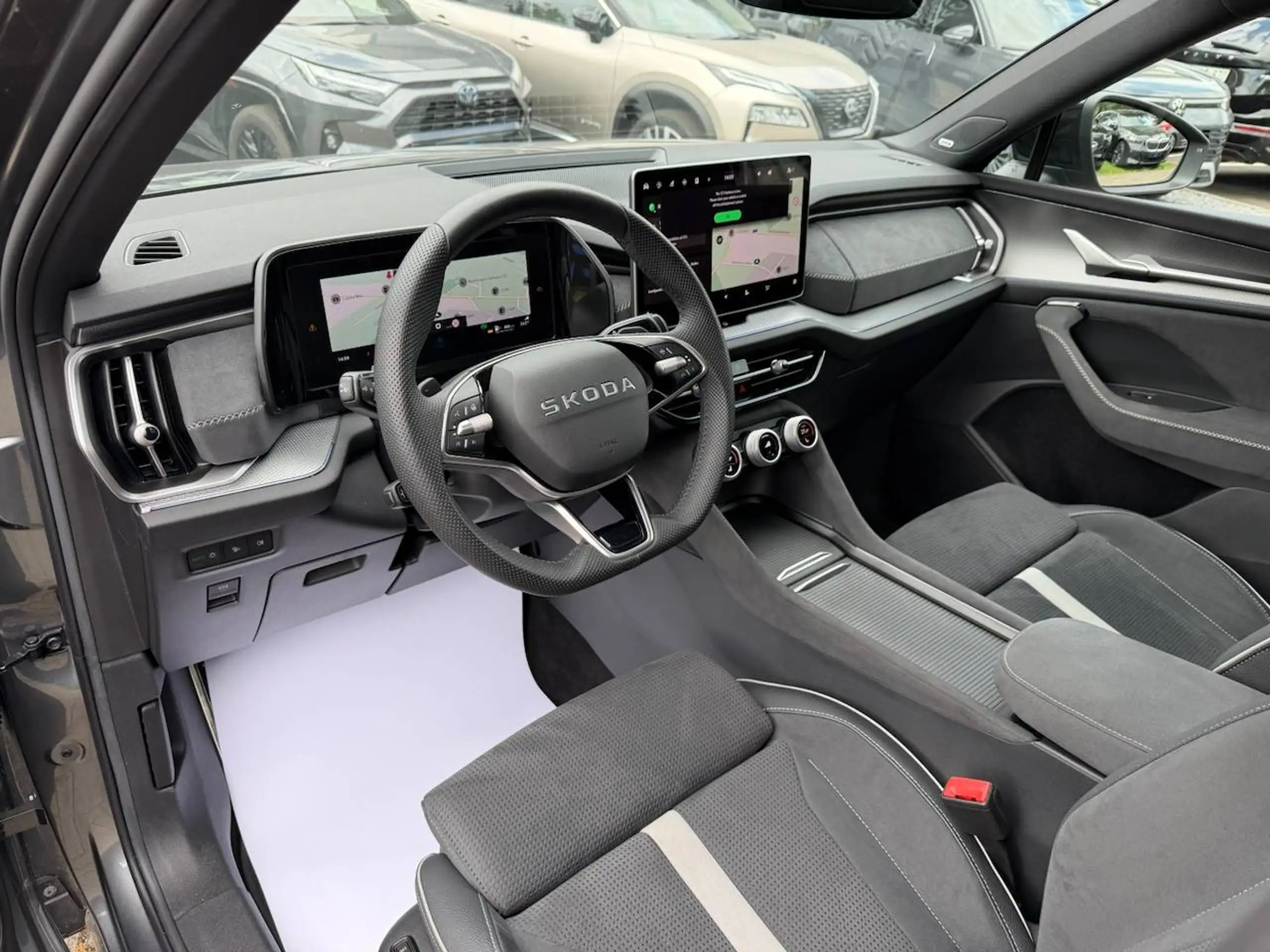 Skoda Kodiaq MHEV SPORTLINE PANO CANTON CAMERA CARPLAY SFEERVERLICHTING MEMORY SEATS — 4/19