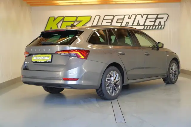 Skoda Octavia view 4