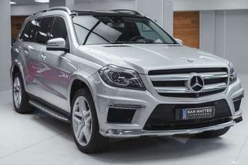 MERCEDES- BENZ GL 350d *7 POSTI* *AMG LINE*