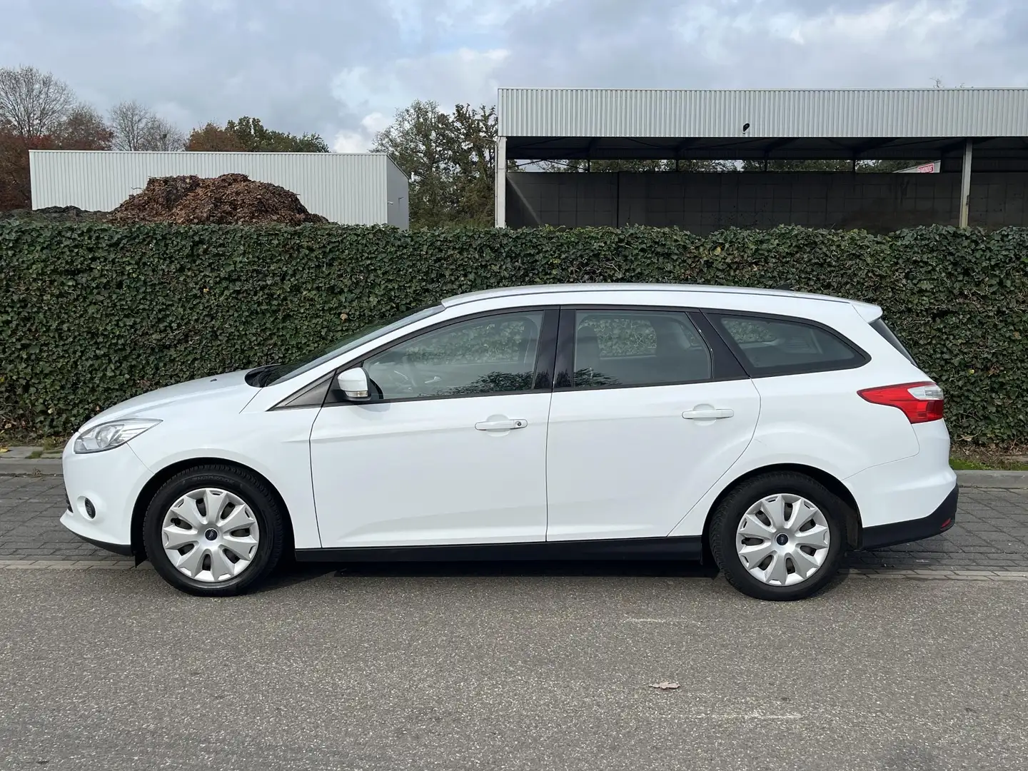 Ford Focus Wagon 1.0 EcoBoost Titanium * Airco * Carplay * Cr Wit - 2