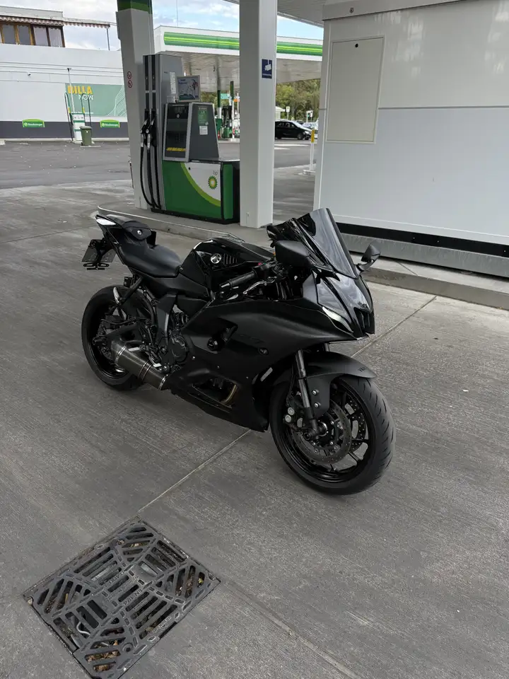 Yamaha YZF-R7