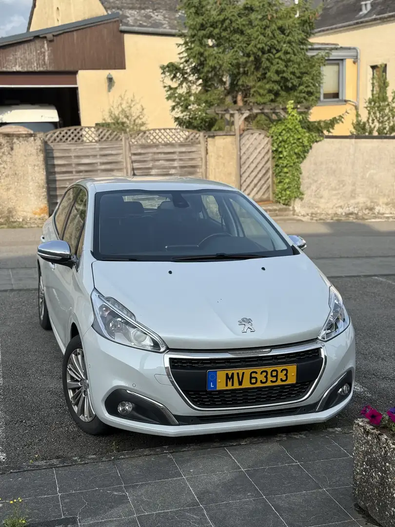 Peugeot 208 PureTech 110 Stop & Start EAT6 Allure - 1