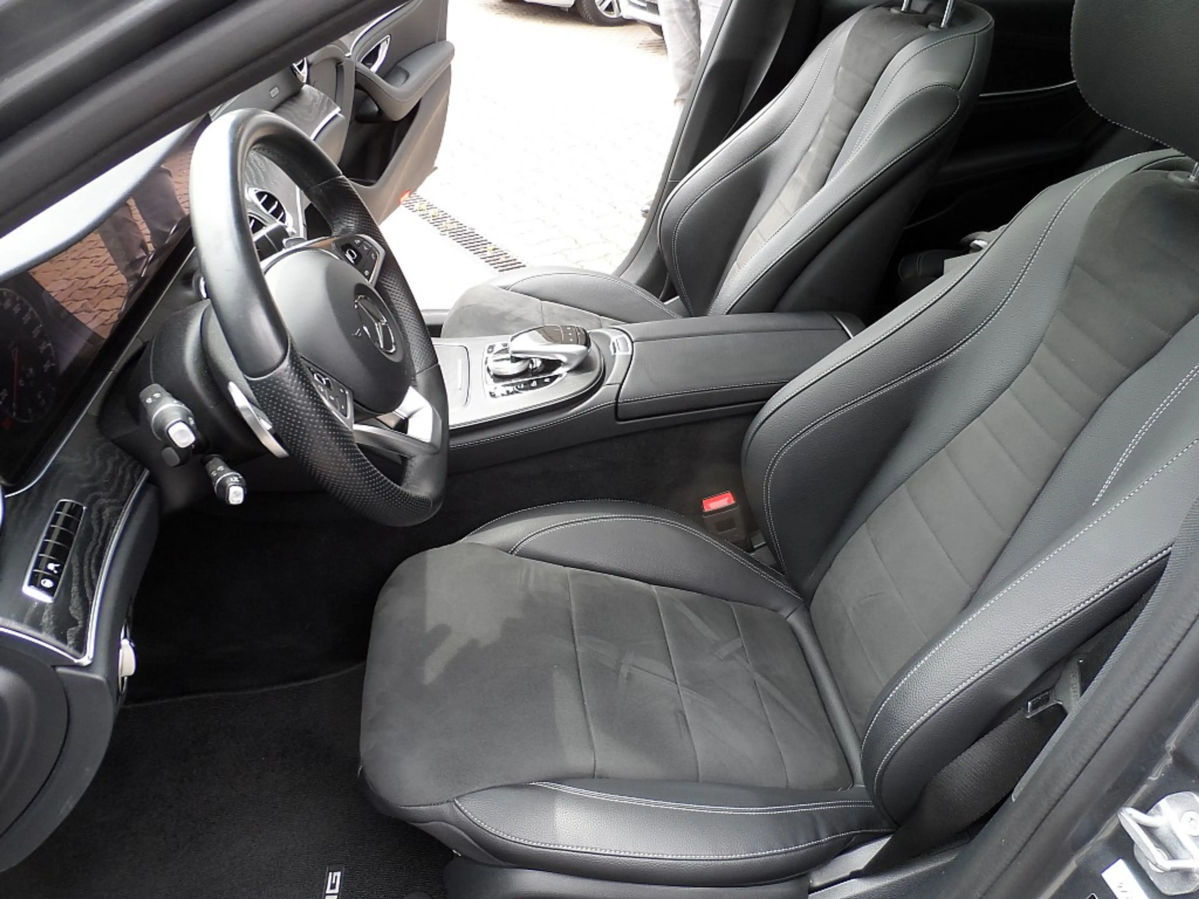 Mercedes-Benz E 220 d T Avantgarde 4MATIC Aut.AMG Paket LP € 98.000... — photo 10