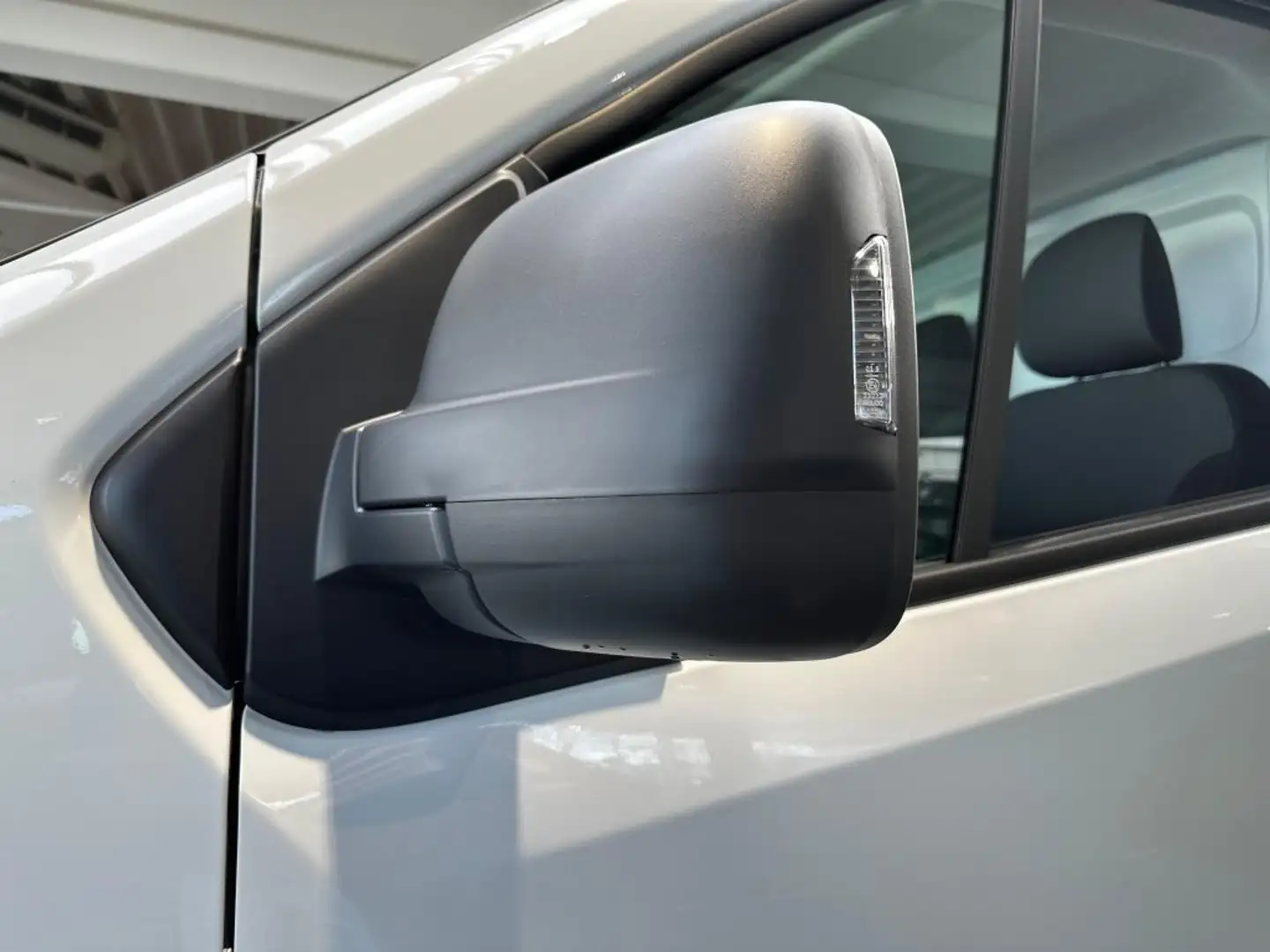 Renault Trafic Komfort L1H1 2,8t dCi 130 PS Weiß - 2