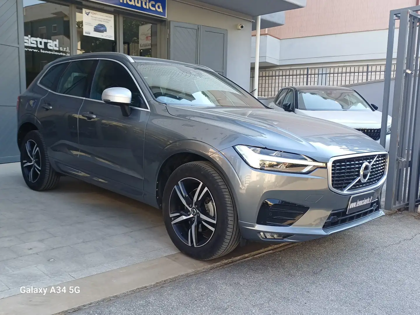 Volvo XC60 XC60 II 2018 2.0 d4 R-design awd geartronic my18 Grigio - 2