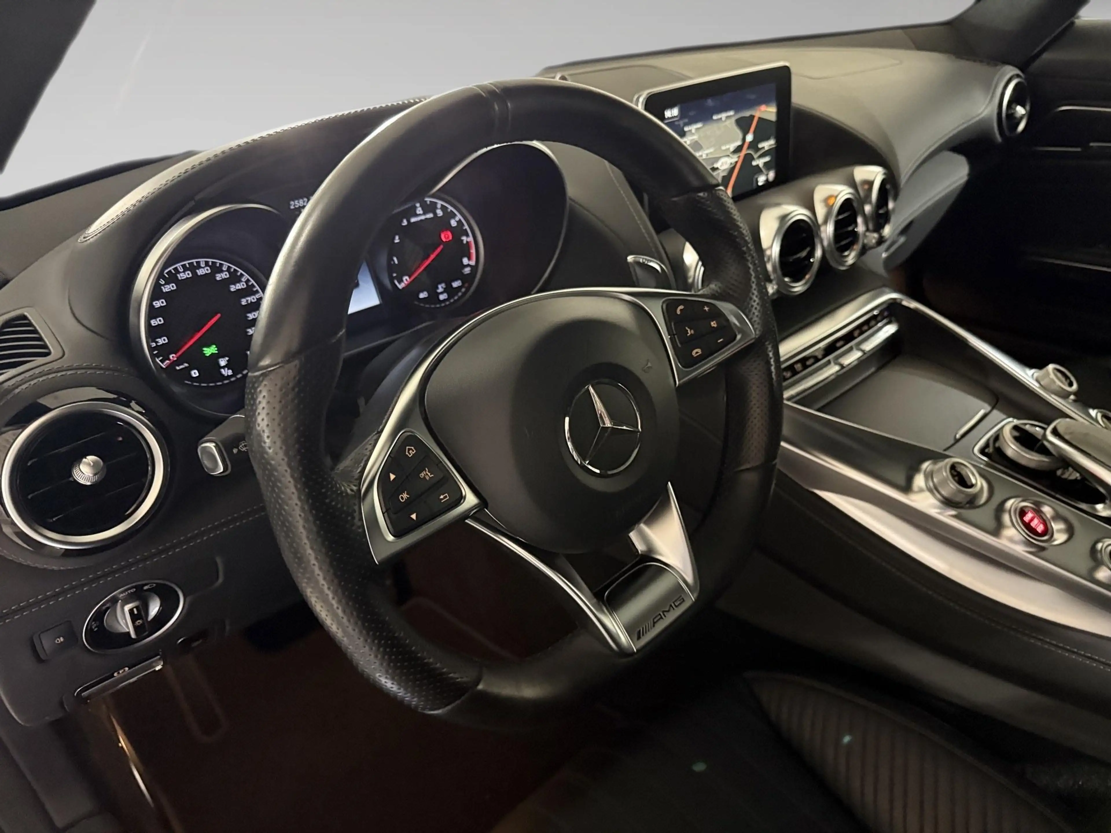 Mercedes-Benz AMG GT 4.0 340kW — photo 7