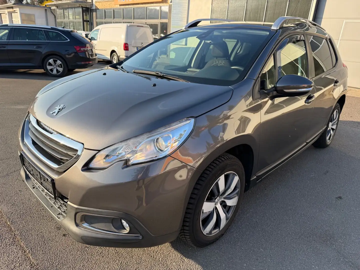 Peugeot 2008 Business-Line 1.6 HDI Panorama Navi Klima Grau - 1