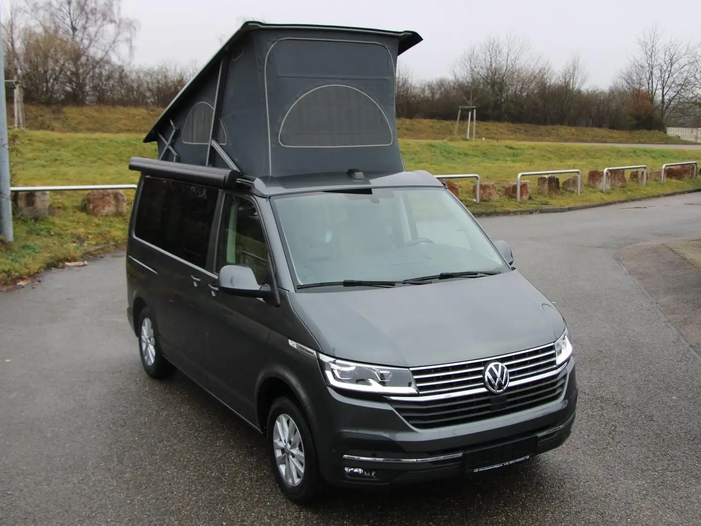 Volkswagen T6.1 California TDI Ocean *Küche* DSG 150 PS Markise Gris - 2