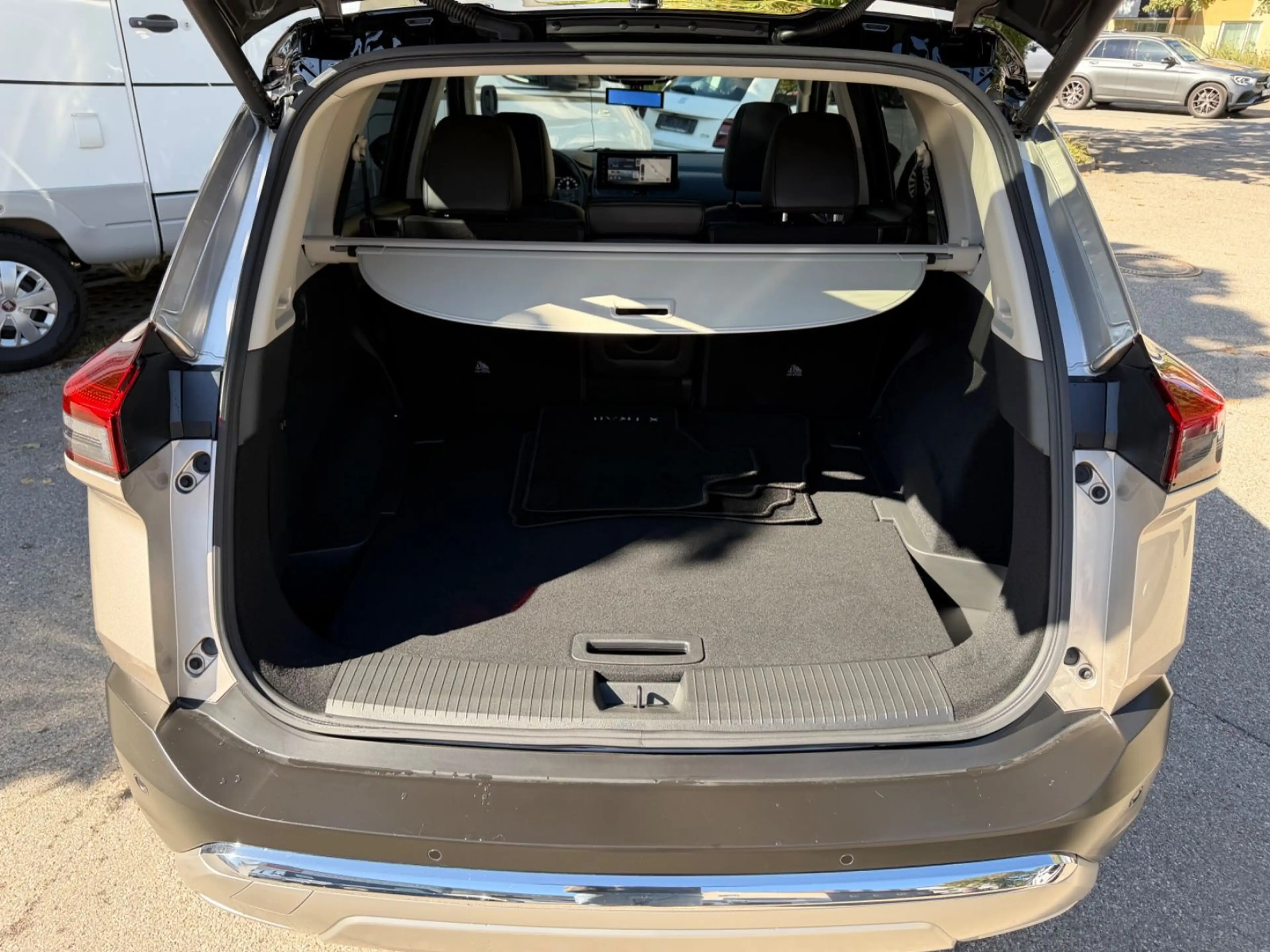 Nissan X-Trail Tekna 1.5 VC-T e-4ORCE/Pano/Kam./LED/20" — photo 11