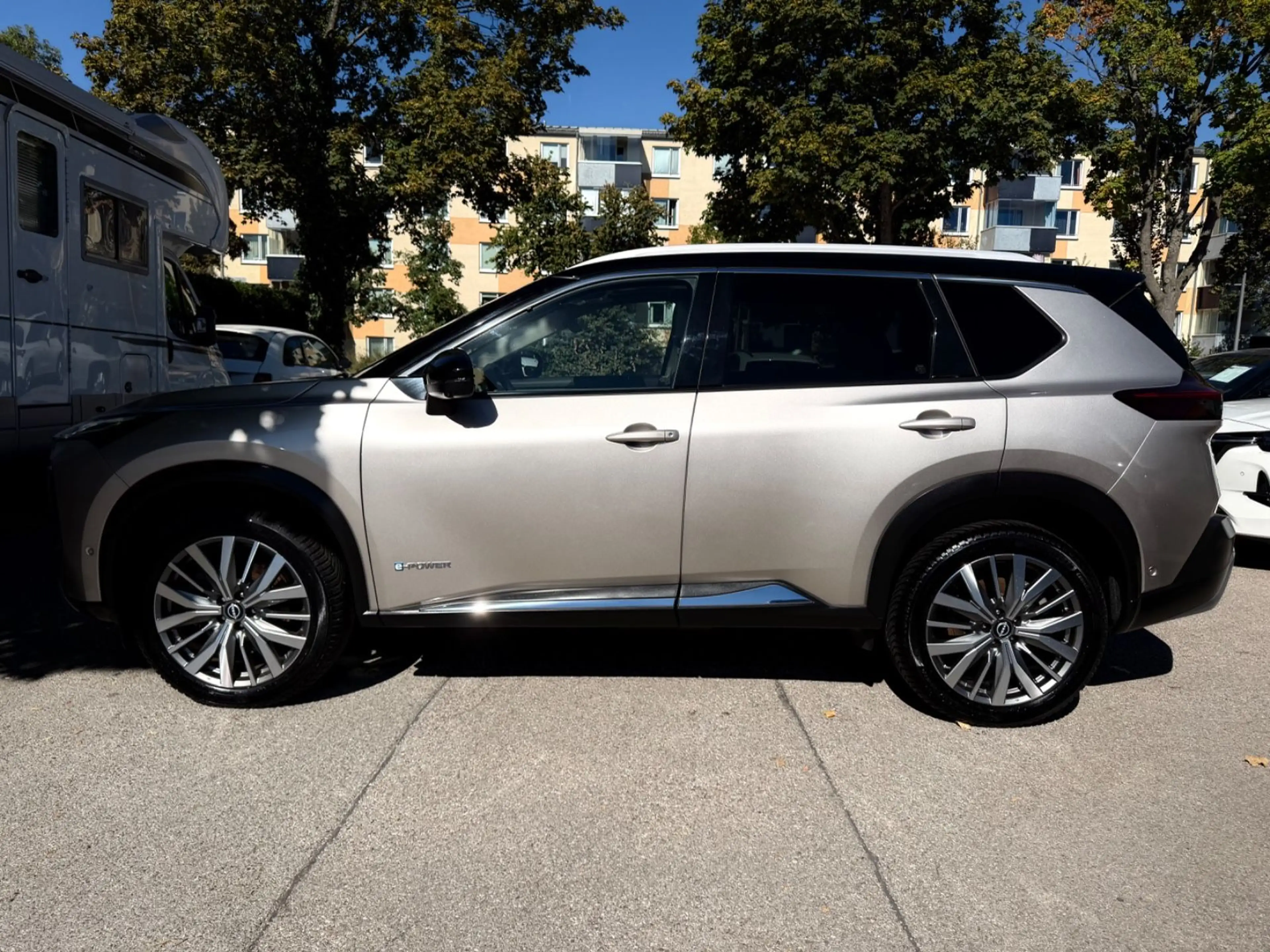 Nissan X-Trail Tekna 1.5 VC-T e-4ORCE/Pano/Kam./LED/20" — photo 2