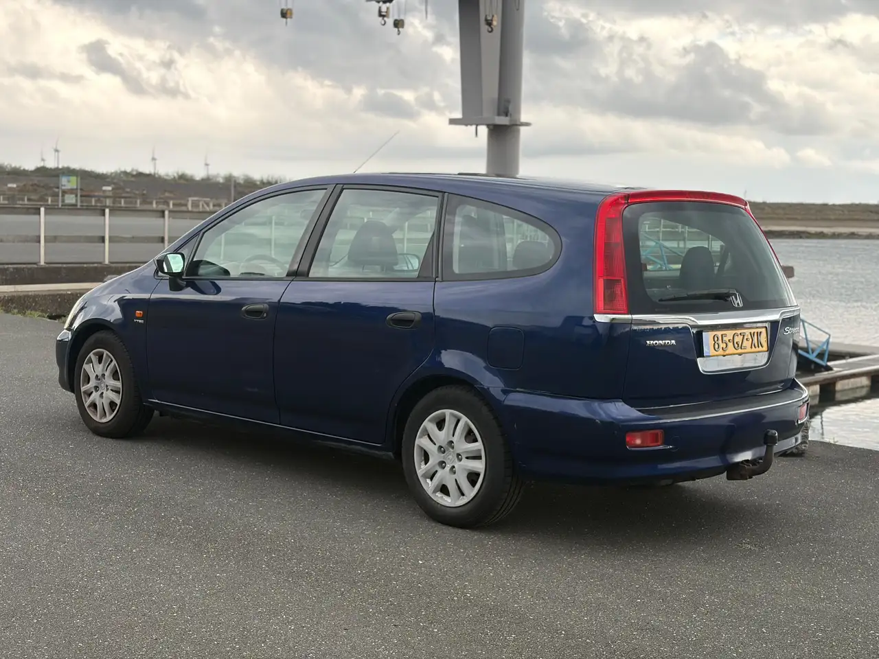 Honda Stream 1.7i LS, foto 2