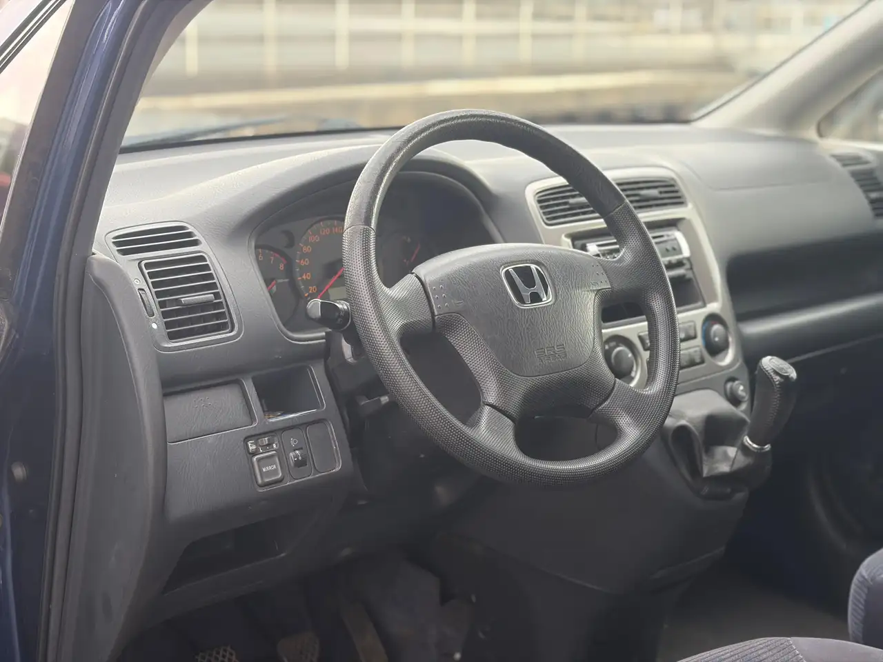 Honda Stream 1.7i LS, foto 12