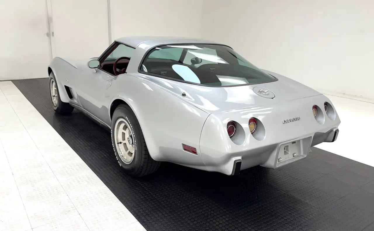 Chevrolet Corvette 25th Anniversary Coupe, foto 3