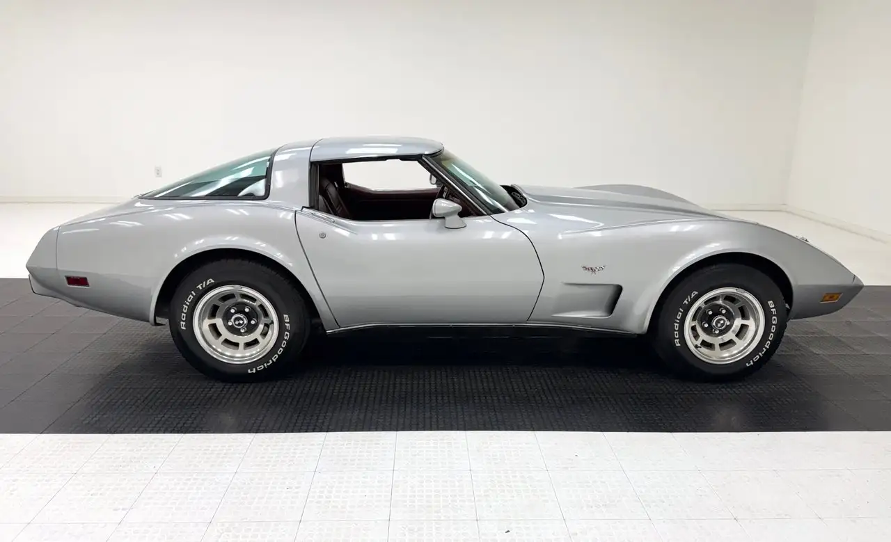 Chevrolet Corvette 25th Anniversary Coupe, foto 6