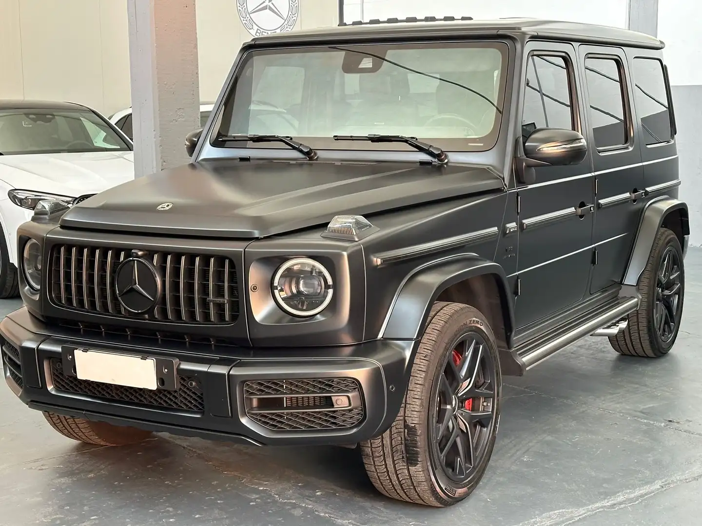 Mercedes-Benz G 63 AMG Premium Plus 585cv auto Чорний - 1