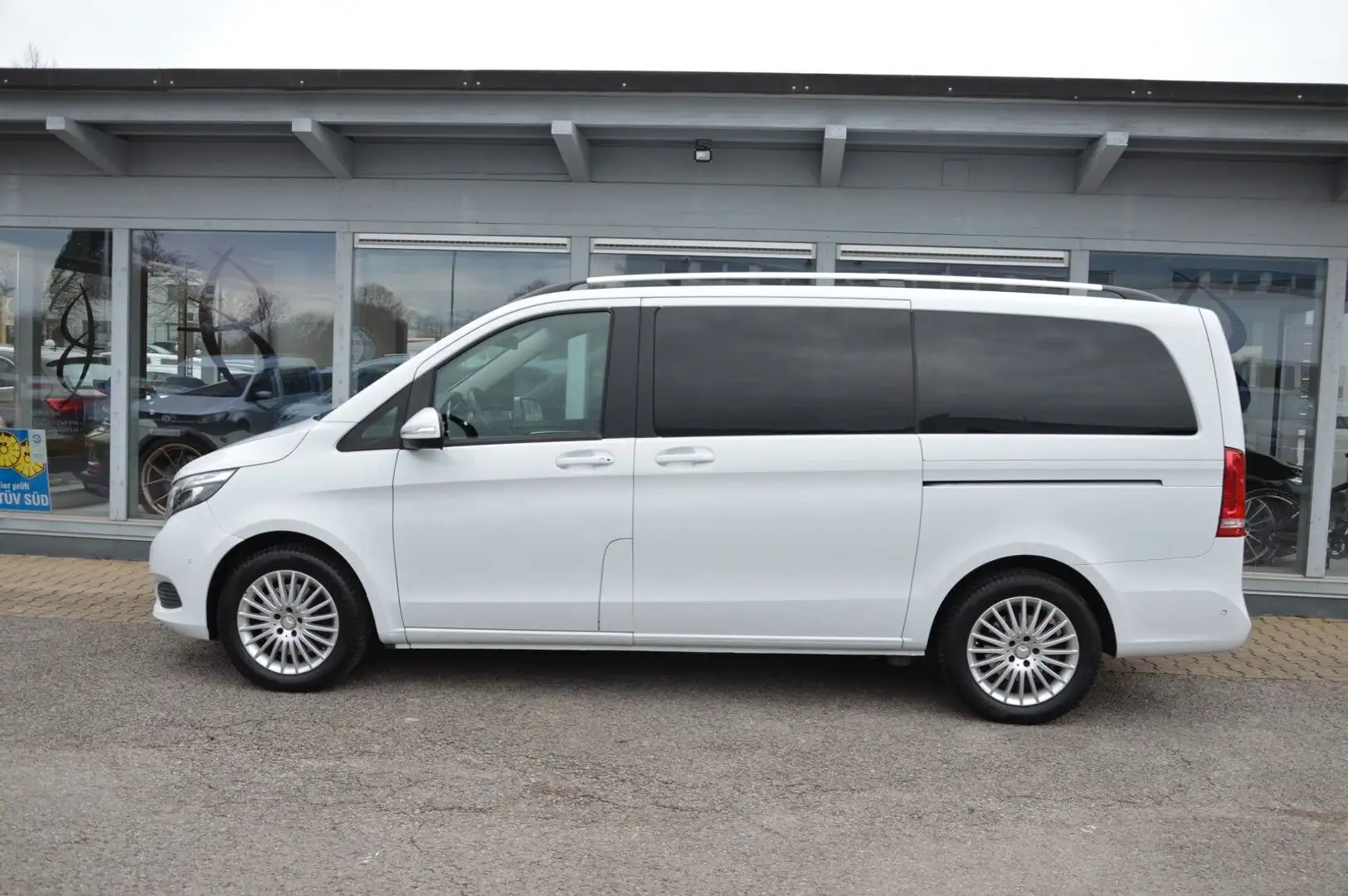 Mercedes-Benz V 200 V250d Lang*AUTOMATIK*7-SITZE*LED*STHZ*360*DISTR* Weiß - 2