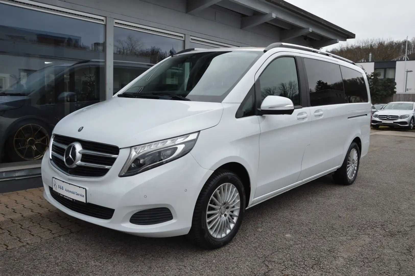Mercedes-Benz V 200 V250d Lang*AUTOMATIK*7-SITZE*LED*STHZ*360*DISTR* Weiß - 1
