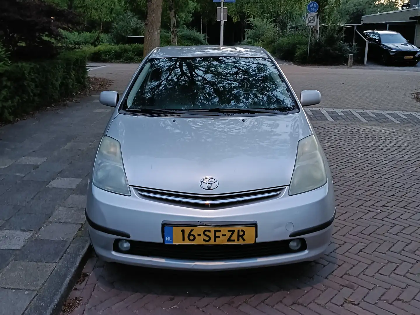 Toyota Prius Prius 1.5 VVT-i Tech Edition Zilver - 1