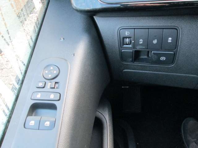 Hyundai STARIA Hyundai 9-Sitzer (MJ23)  2.2 CRDi 8 A/T 2WD 177PS