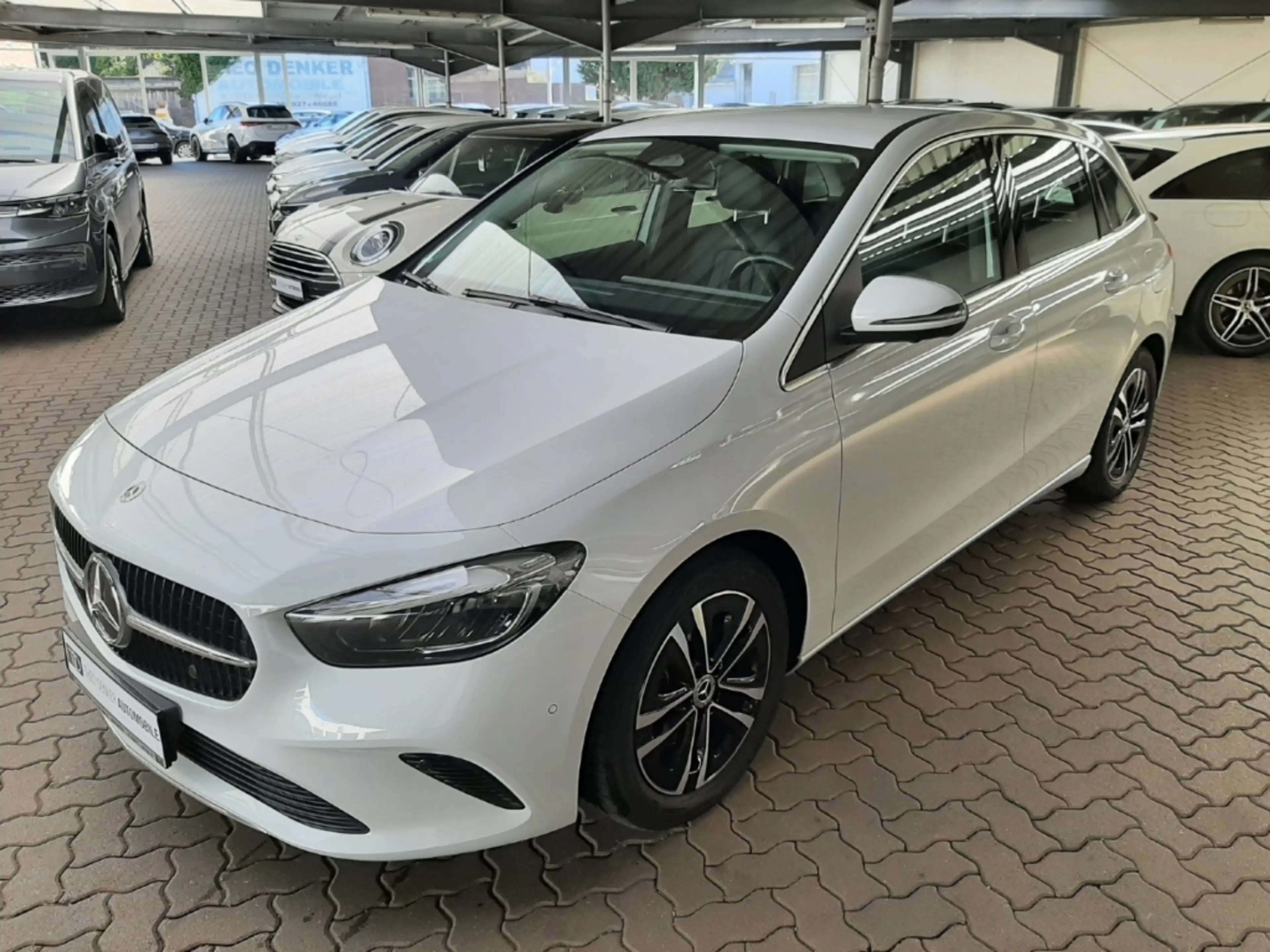 Mercedes-Benz B 200 7G Standheizung 360° Progressive Advanced — photo 4