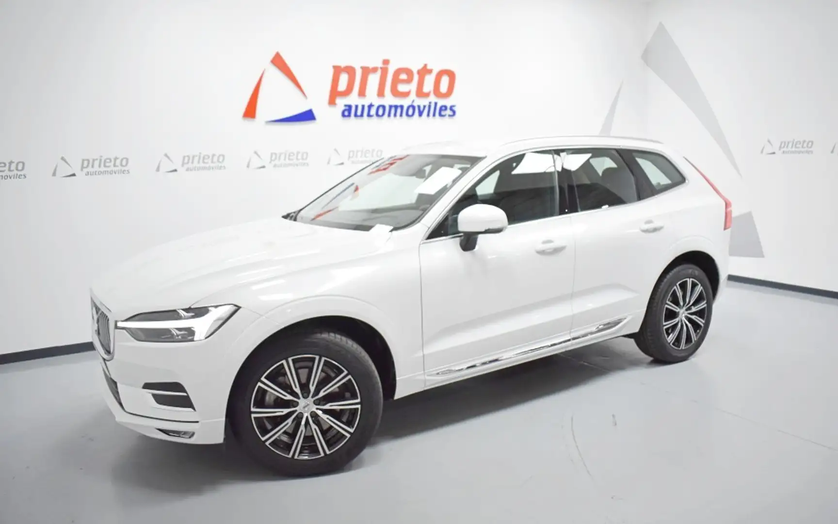 Volvo XC60 B4 Inscription AWD Aut. Weiß - 1